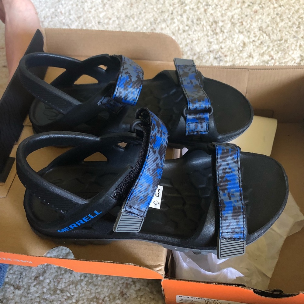 New boys Merrell hydro drift shoes sz 13